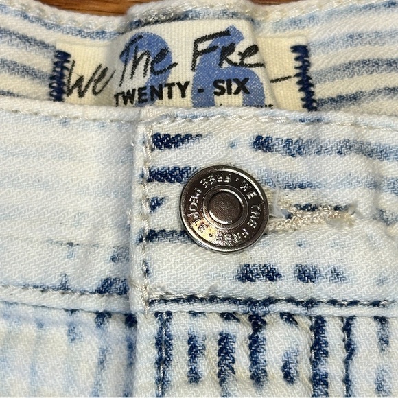 Free People Ivory Comb Frayed Denim Shorts NWT Size 26 - Picture 4 of 16